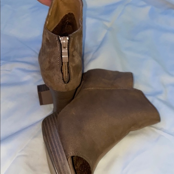 Ankle Boots - Picture 2 of 3